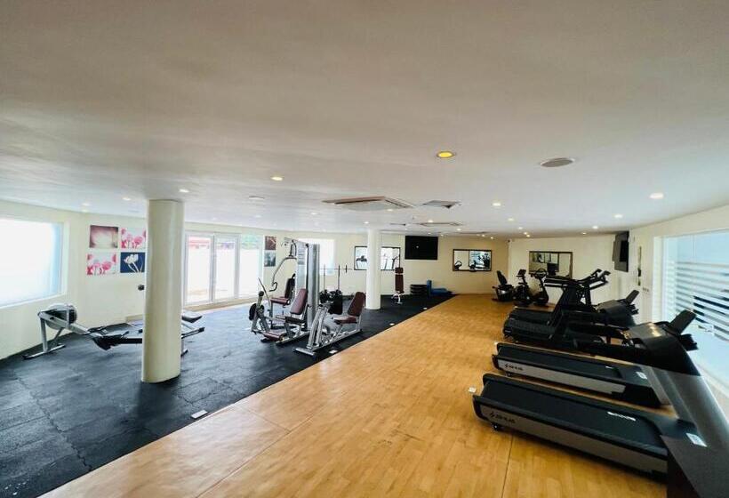 هتل Golden Tulip Ibadan