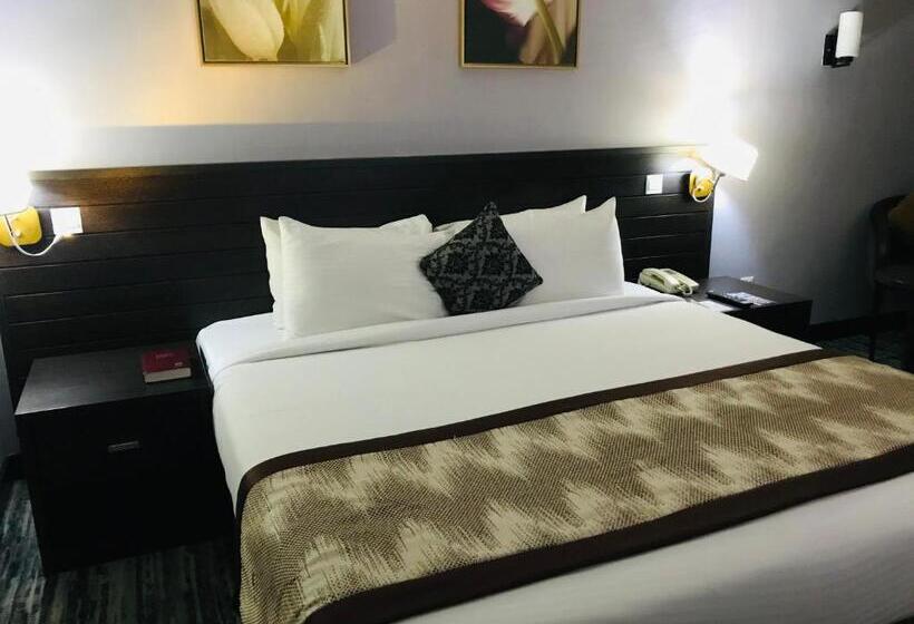 هتل Golden Tulip Ibadan