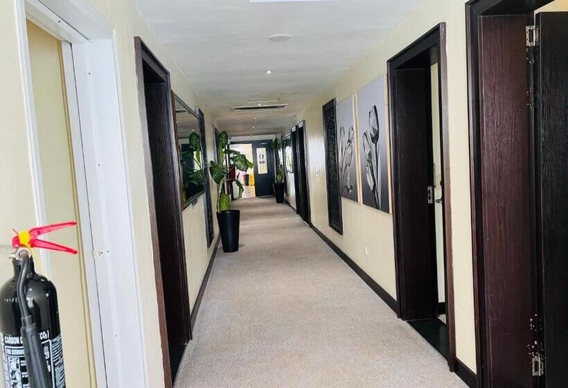 هتل Golden Tulip Ibadan