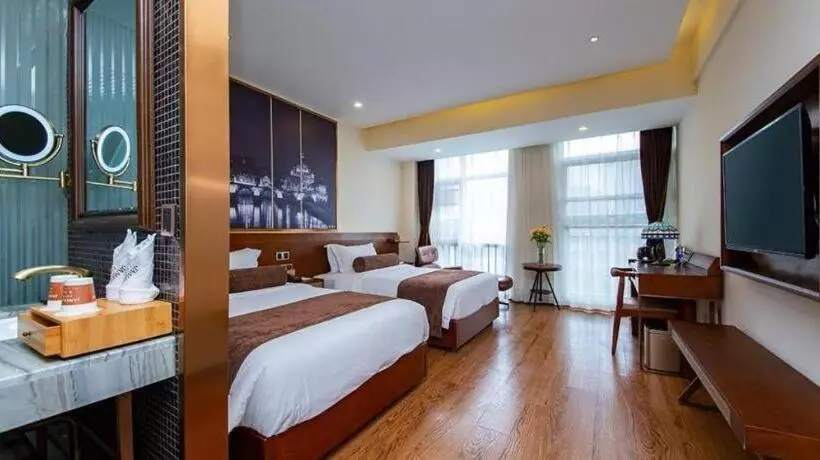 Hotelli James Joyce Coffetel Wuhan Huanlegu Renhe Road Subway Station