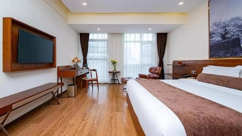 Hotelli James Joyce Coffetel Wuhan Huanlegu Renhe Road Subway Station