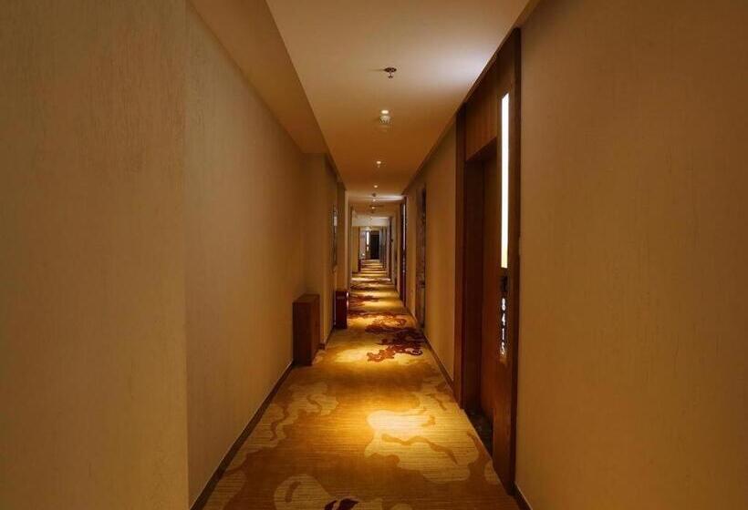 Hotelli James Joyce Coffetel·shenyang North Railway Station Shifu Square