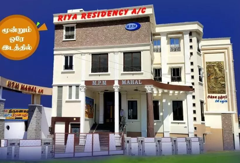 ホテル Riya Residency
