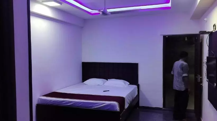 ホテル Riya Residency