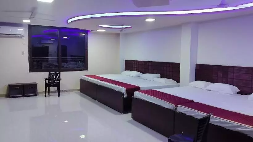 ホテル Riya Residency