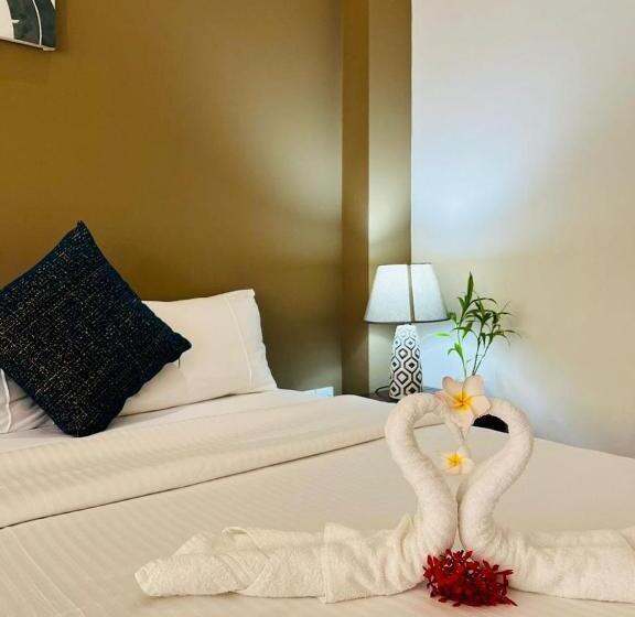 ホテル The Cave By Blue Bird