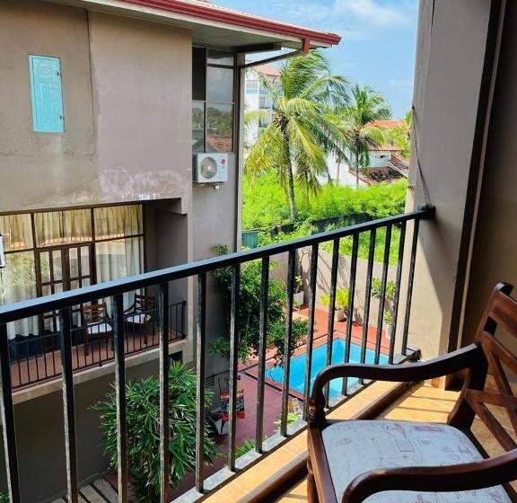 ホテル The Cave By Blue Bird