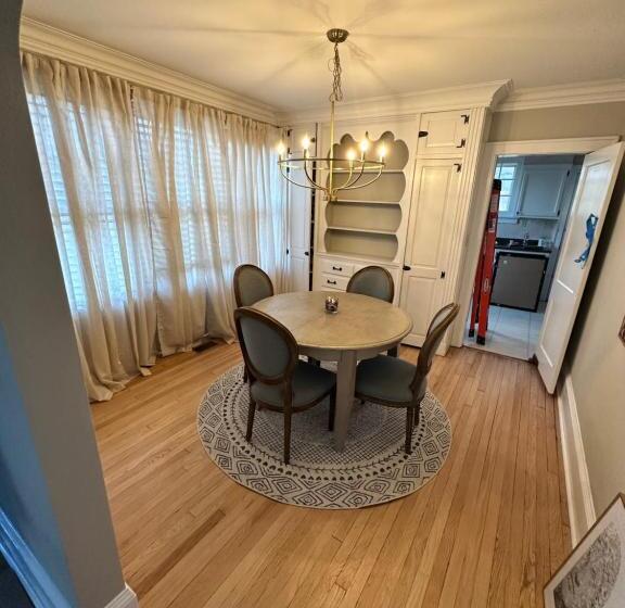 Пансион Cozy Cottage By Mazi Homes