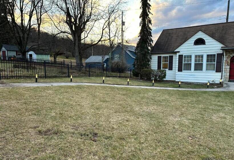 Пансион Cozy Cottage By Mazi Homes