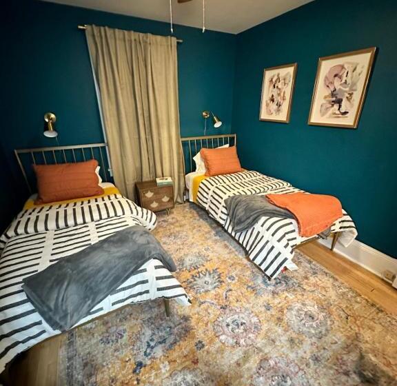 Пансион Cozy Cottage By Mazi Homes