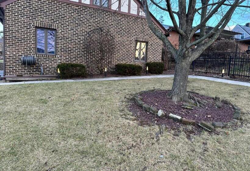 Пансион Cozy Cottage By Mazi Homes