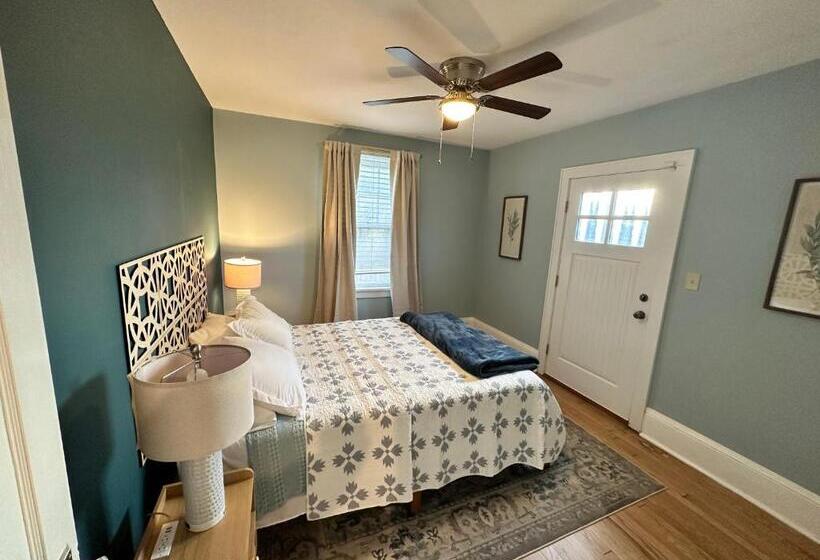 Пансион Cozy Cottage By Mazi Homes