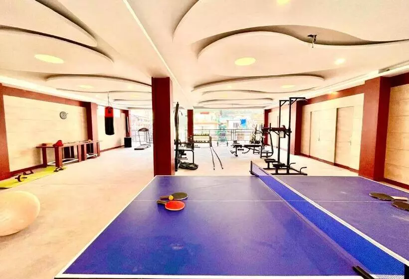 ユースホステル Vista !! Centrally Heated ! Air Cooled ! Private Parking ! Restaurant ! Family Hotel ! Open Terrace