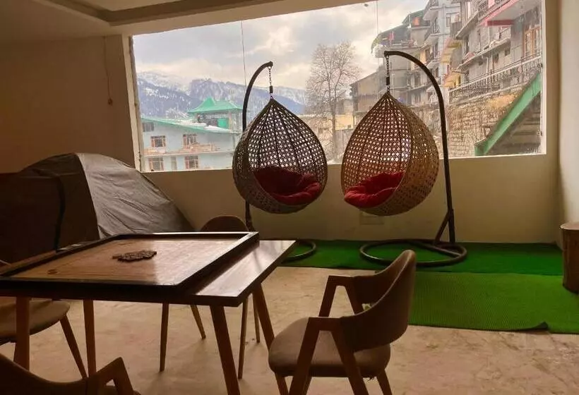 ユースホステル Vista !! Centrally Heated ! Air Cooled ! Private Parking ! Restaurant ! Family Hotel ! Open Terrace