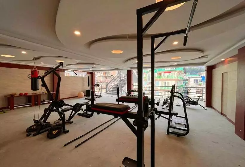 ユースホステル Vista !! Centrally Heated ! Air Cooled ! Private Parking ! Restaurant ! Family Hotel ! Open Terrace