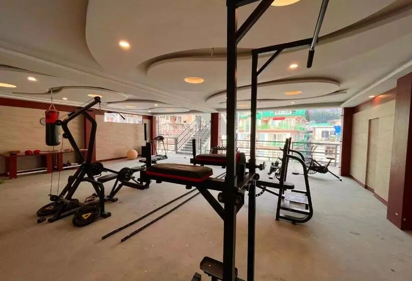 ユースホステル Vista !! Centrally Heated ! Air Cooled ! Private Parking ! Restaurant ! Family Hotel ! Open Terrace