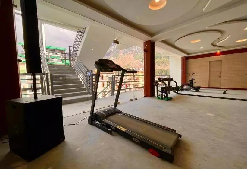 ユースホステル Vista !! Centrally Heated ! Air Cooled ! Private Parking ! Restaurant ! Family Hotel ! Open Terrace