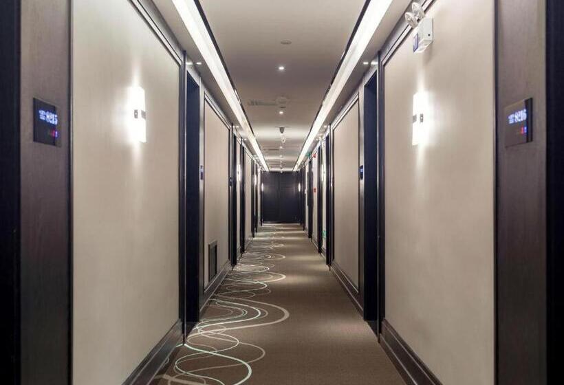 Xana Hotelle·shanghai Songjiang Sports Center Metro Station