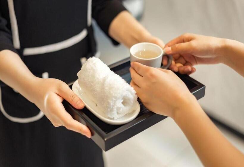 Xana Hotelle·shanghai Songjiang Sports Center Metro Station