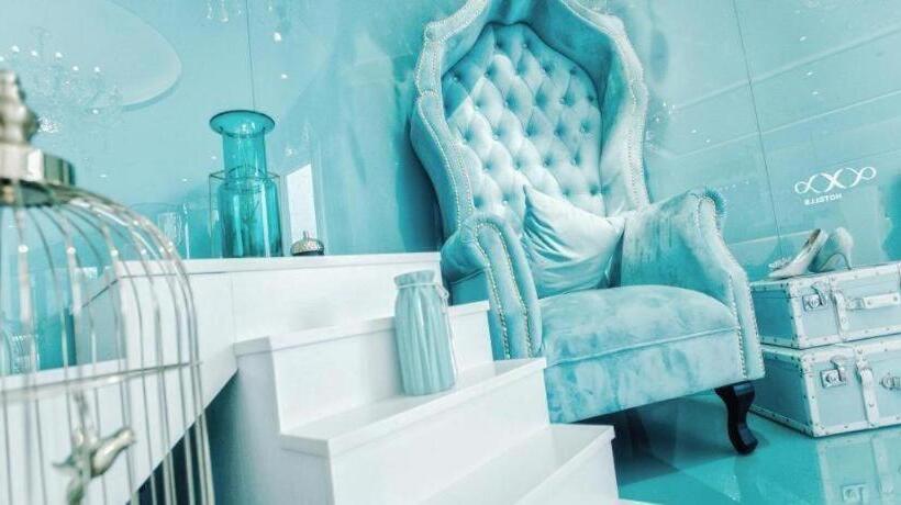 Xana Hotelle·shanghai Songjiang Sports Center Metro Station