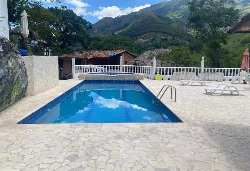 ユースホステル Finca Hotel El Recreo