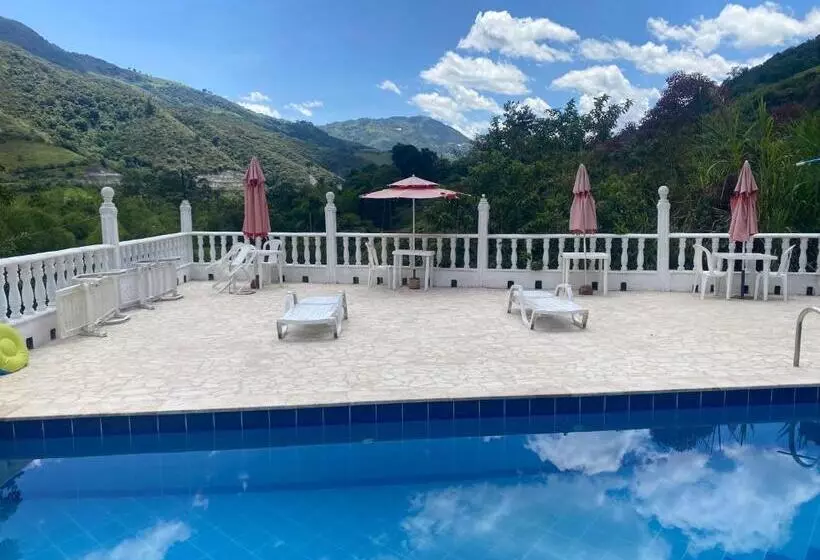 ユースホステル Finca Hotel El Recreo