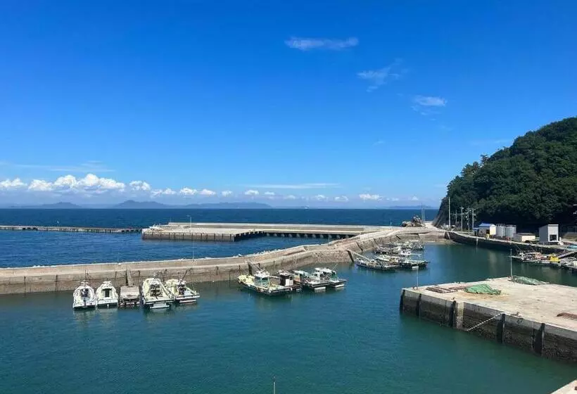 Hotelli 魚島観光センター