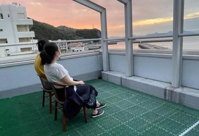 Hotelli 魚島観光センター