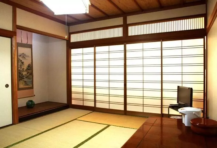Hotelli 魚島観光センター