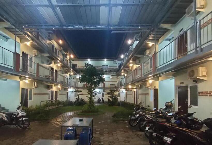 酒店 Puspiptek Residence Syariah Mitra Reddoorz