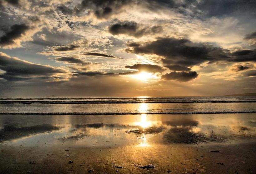 بنسيون Retreat By The Feale