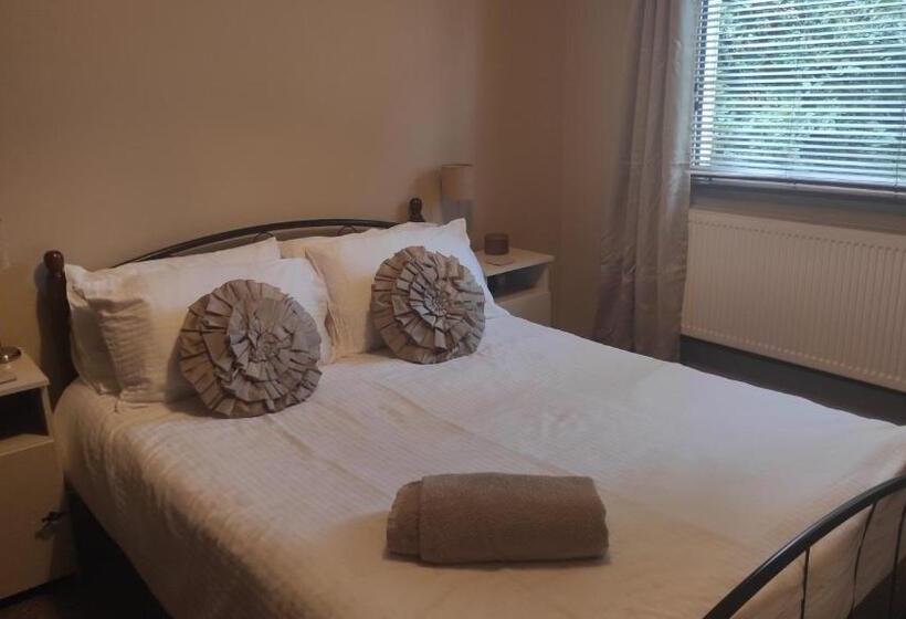 بنسيون Retreat By The Feale