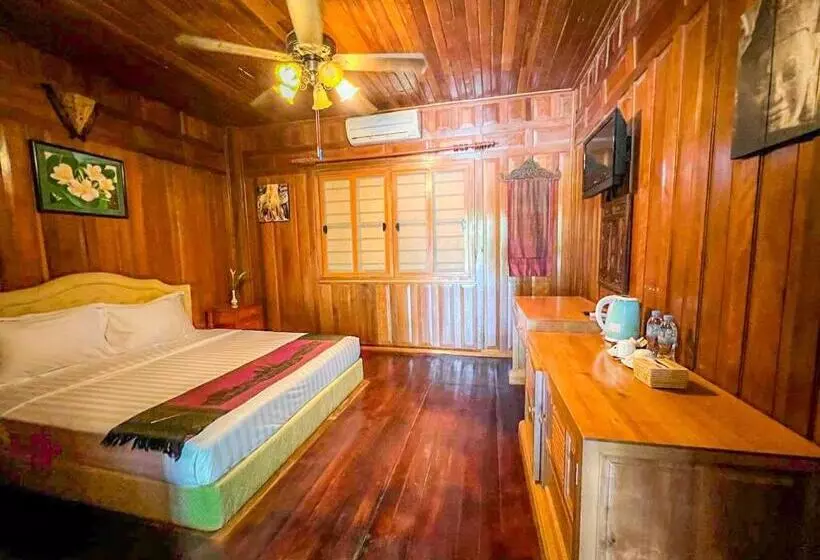 استراحتگاه Yoga Palm House Kep
