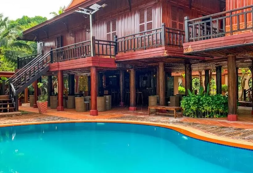 استراحتگاه Yoga Palm House Kep