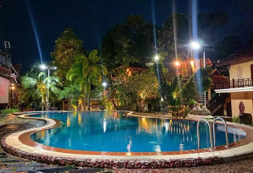استراحتگاه Yoga Palm House Kep