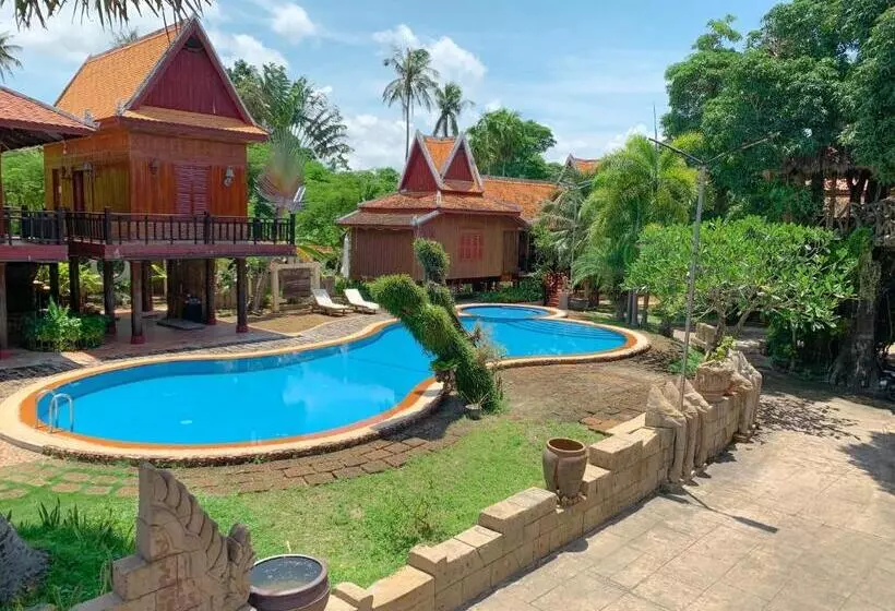 استراحتگاه Yoga Palm House Kep