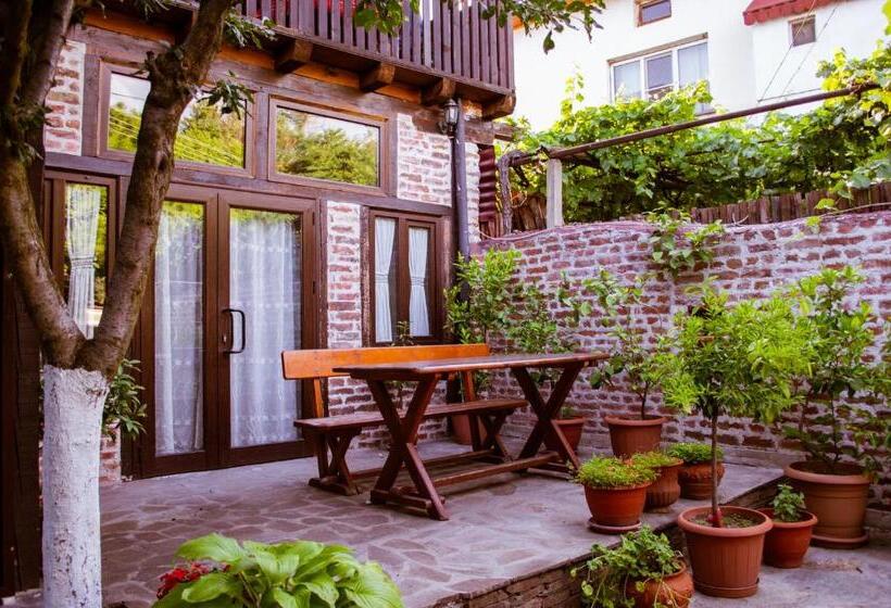 Отель алексова къща