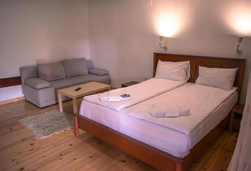 Отель алексова къща