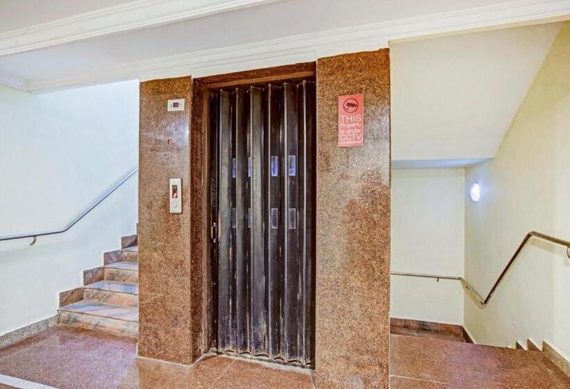 Fabhotel Neethu Residency Nr Avm Film Studio