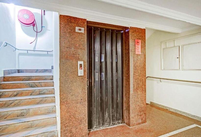 Fabhotel Neethu Residency Nr Avm Film Studio