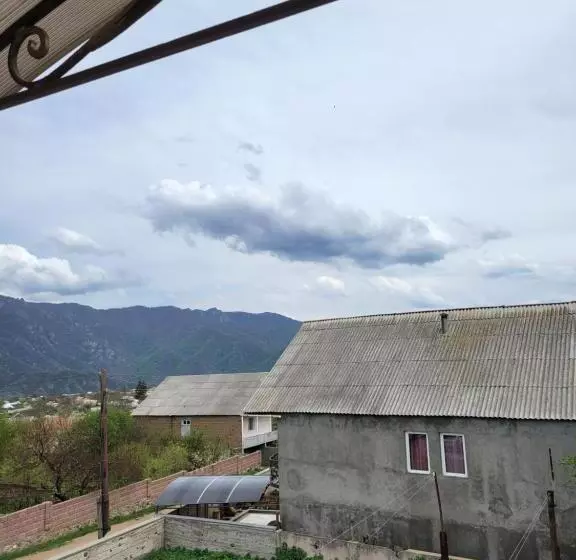 B&b Odzun