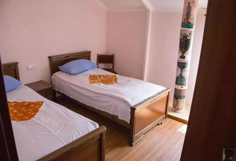 B&b Odzun