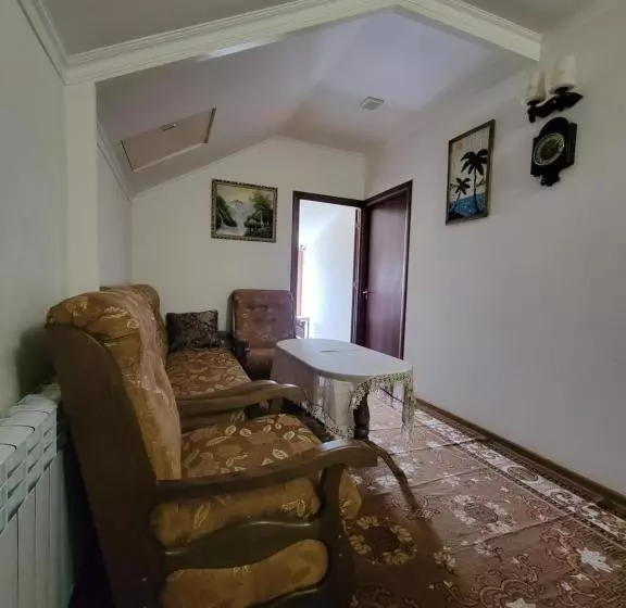 B&b Odzun