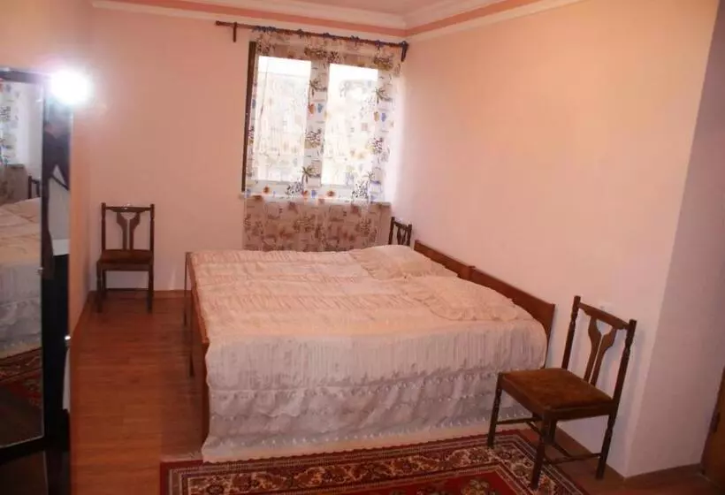 B&b Odzun