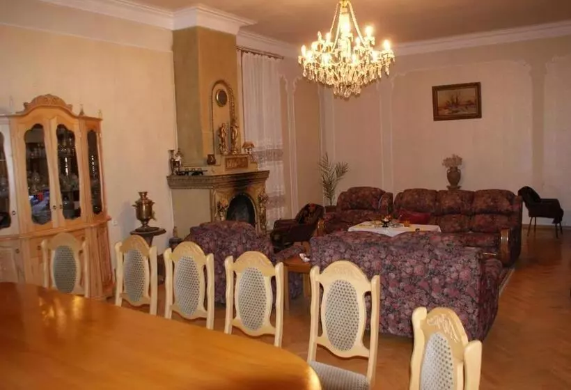 B&b Odzun