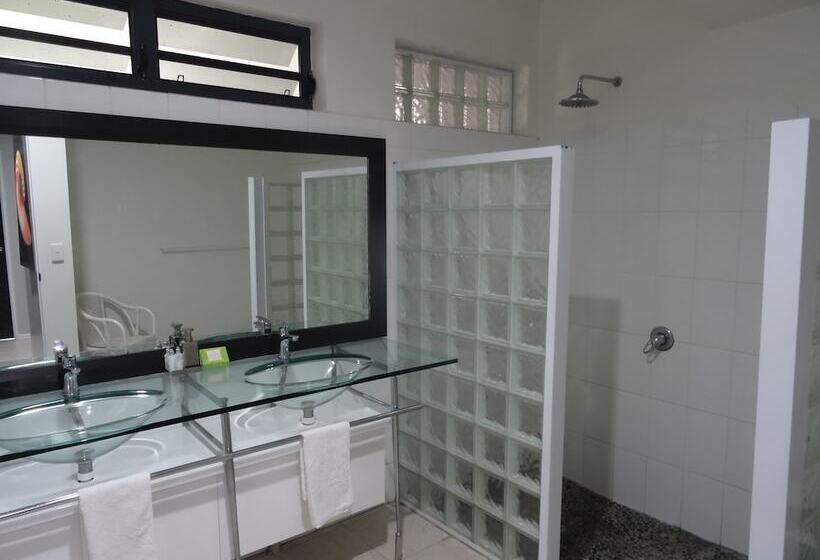 تختخواب و صبحانه Wellesley Hotel Rarotonga