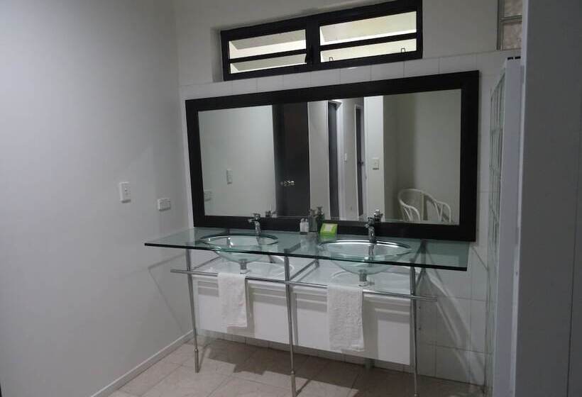 تختخواب و صبحانه Wellesley Hotel Rarotonga