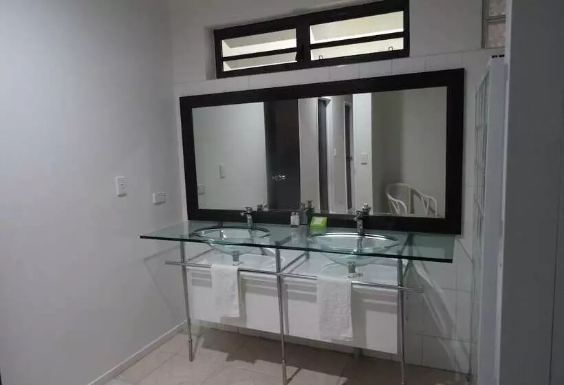 تختخواب و صبحانه Wellesley Hotel Rarotonga