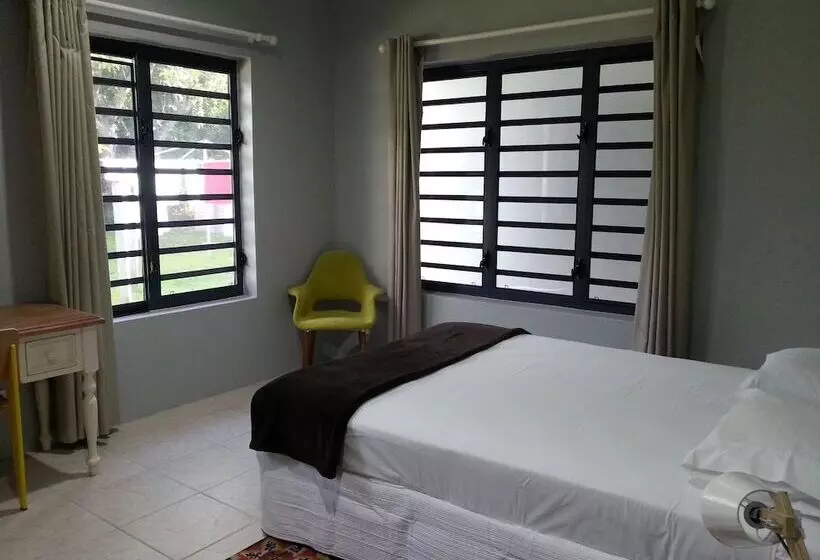 تختخواب و صبحانه Wellesley Hotel Rarotonga