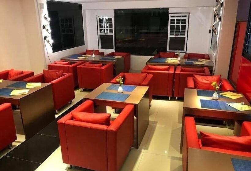 ホテル Golden Tree